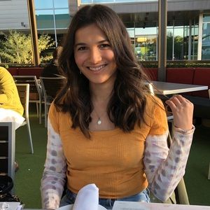 Meet your Posher, Taylor